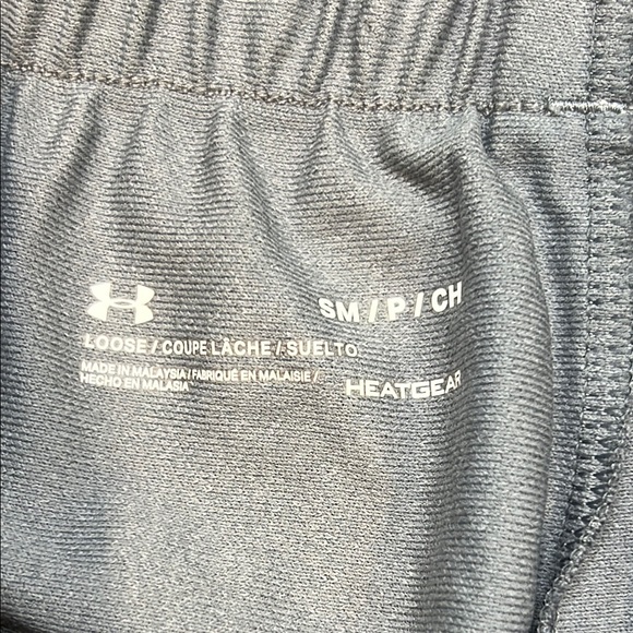 Under Armour Gray Women's Shorts EUC BOX38 - Picture 2 of 6